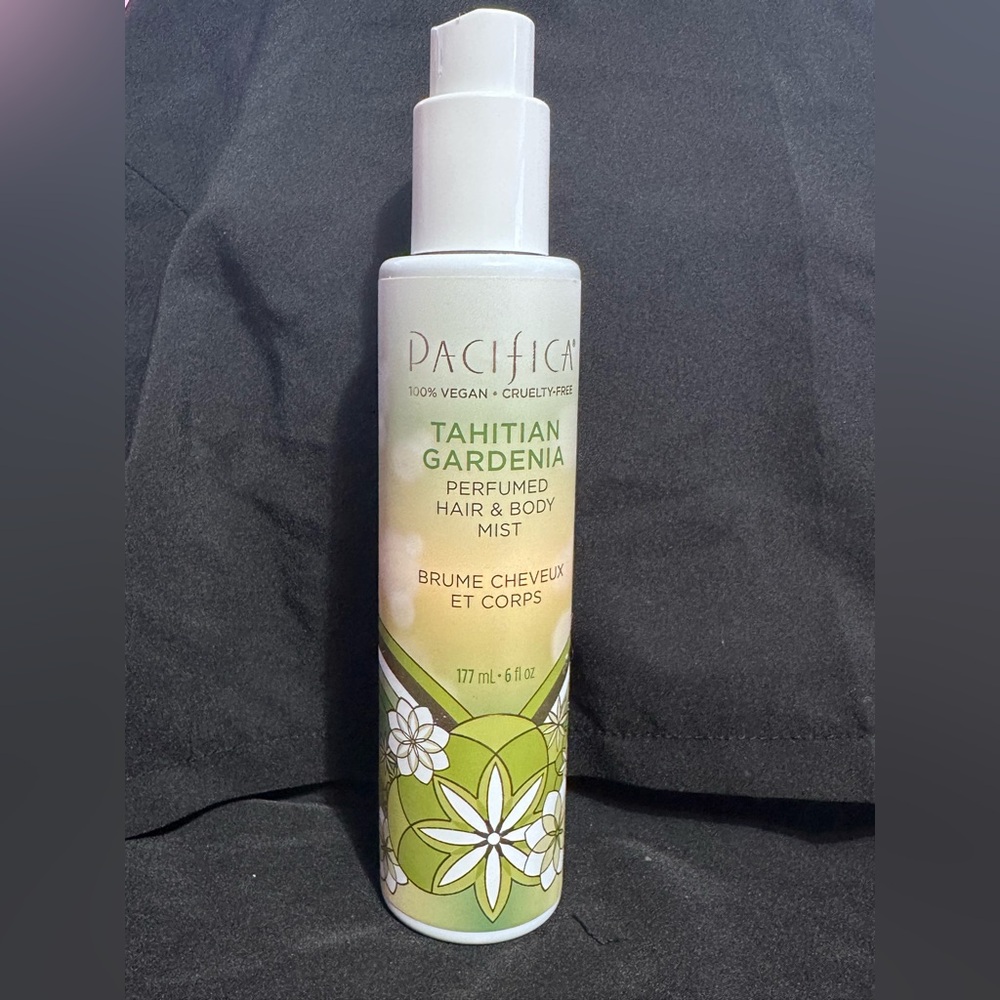 Pacifica Tahitian Gardenia Mist with Green and White Design
